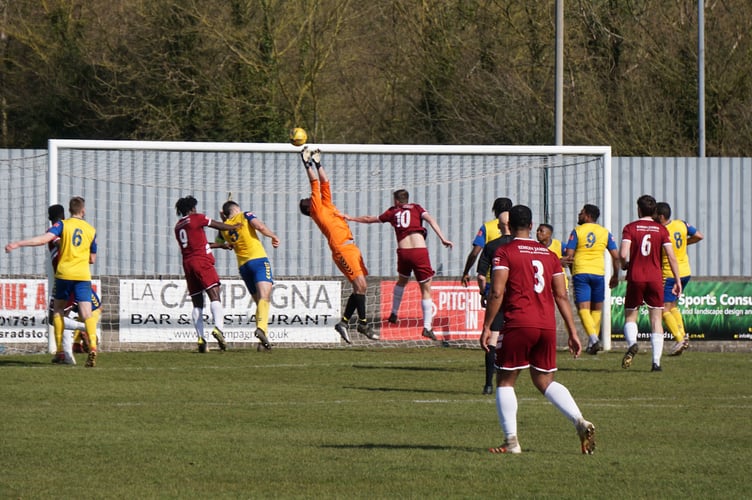 Paulton Rovers drew with Mangotsfield United.