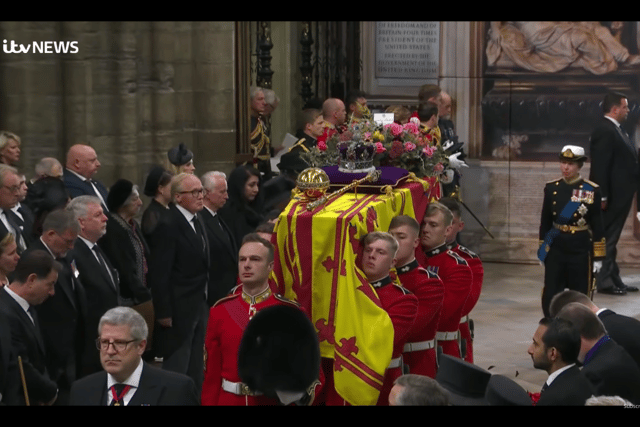 Thousands gather to pay their respects to Queen Elizabeth II