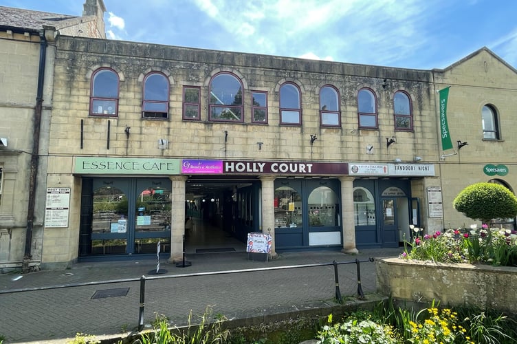 holly court 