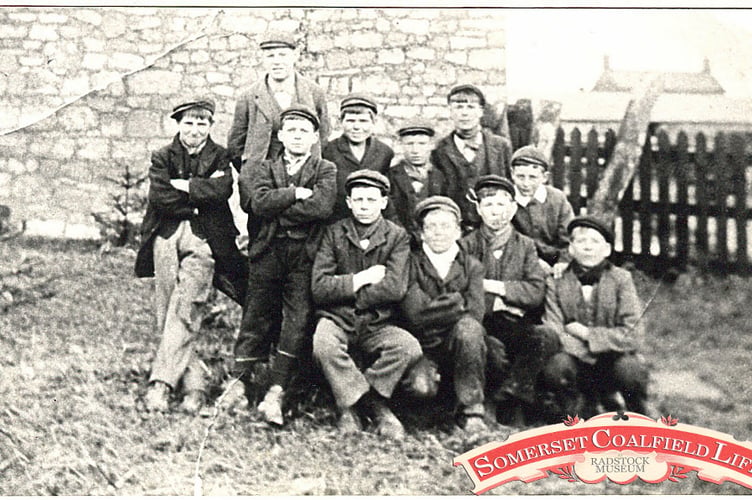 Do you recognise anyone in this photograph?