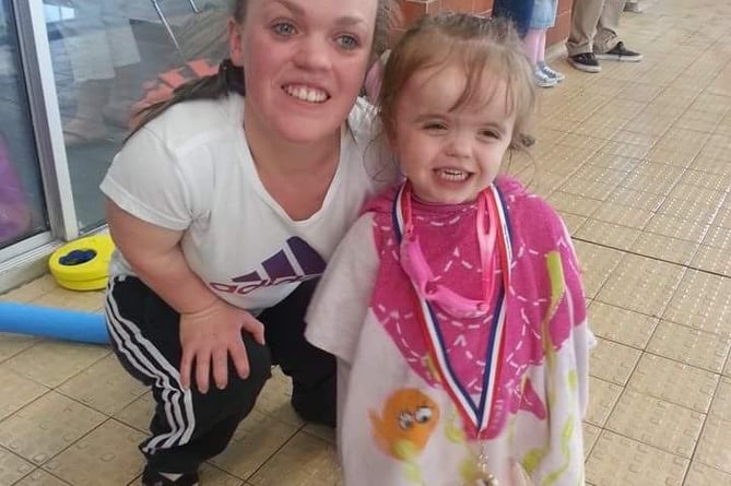 Ellie Simmonds with Sophie York when she was three-years-old.
