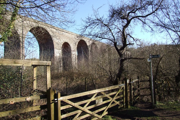 Robert Cutts via Flickr, pensford viaduct
