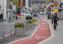 Keynsham High Street 'optical illusion' cycle lane here to stay