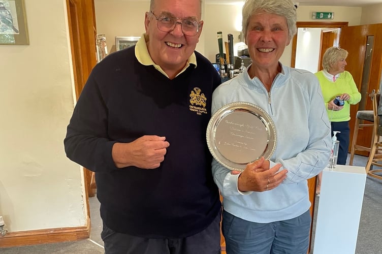 Orchardleigh Golf Club donate to Purple Elephant