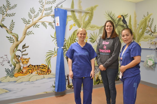  Nicky Halford from Time is Precious (centre) along with Heather White (left) and Jennifer Ocampo, both from the Theatres Recovery Team.