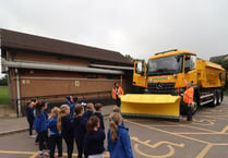 Council gritting lorry makes school visit 