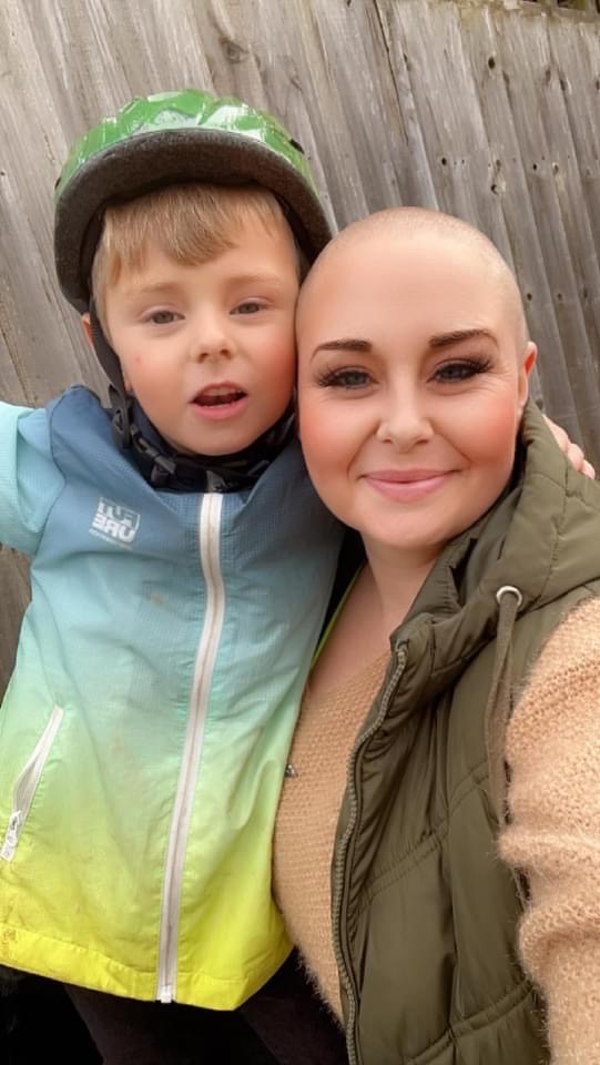 Tesco store turns pink to  support 32-year-old mum and raise funds for cancer research