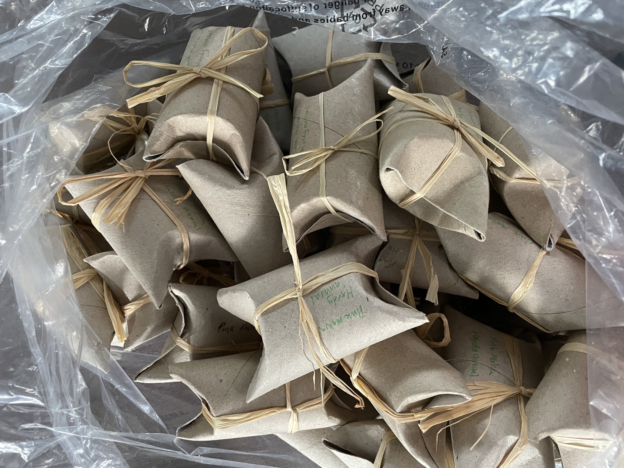 How to arrange flowers from your garden