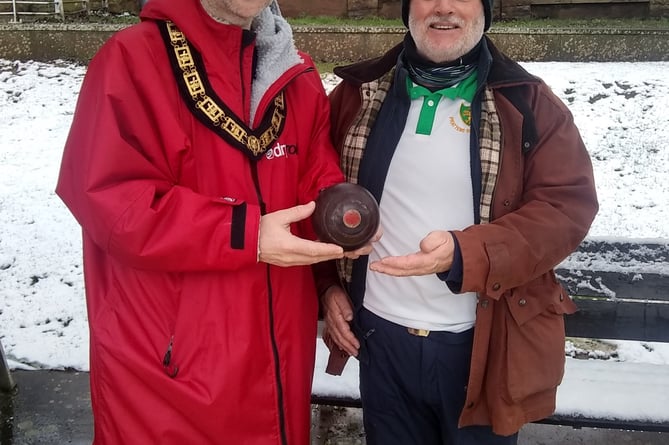 Prattens Bowls Club members brave the snow to attend the French Farmers' Market