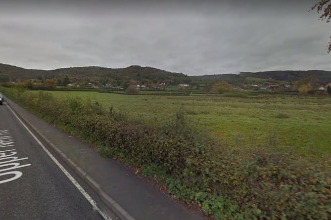 Site of 96 new homes at Round Oak Farm in Cheddar, seen from the A371 - Google Maps - 310718.png