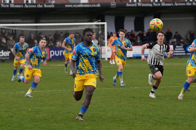 Rovers break forward with Leighton Thomas