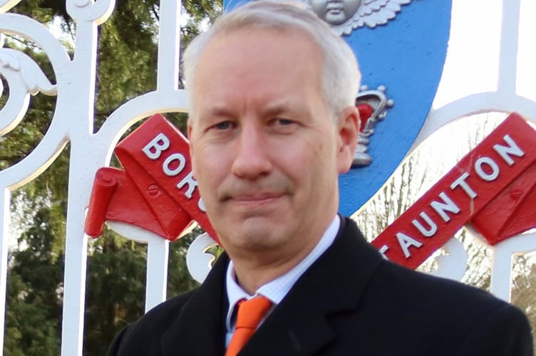 Gideon Amos