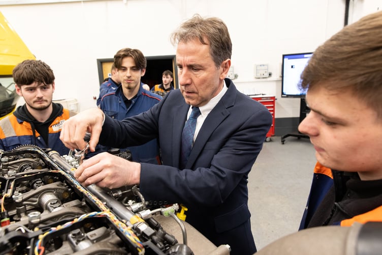 West of England Metro Mayor Dan Norris visits City of Bristol College to meet apprentices. May 2023.