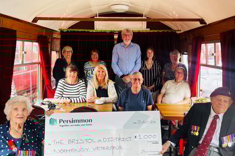 Group receiving the £1,000 cheque from Persimmon Severn Valley