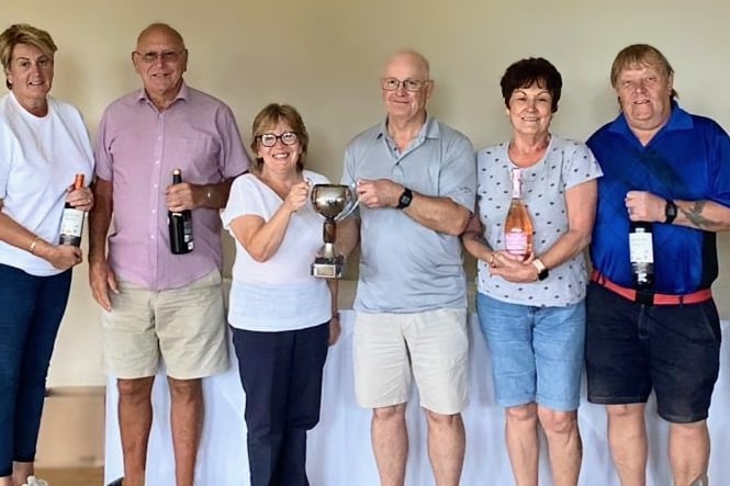 Prizewinners of the Puttsomes event