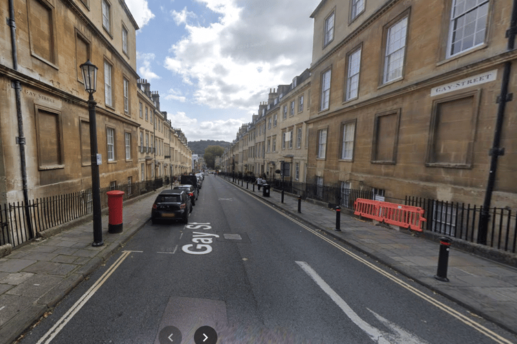 Linked trials in Gay Street, Catharine Place, and Winifred’s Lane, aimed at reducing through-traffic in the Lower Lansdown area, will begin on November 1 and be monitored for at least six months under an Experimental Traffic Regulation Order (ETRO).

