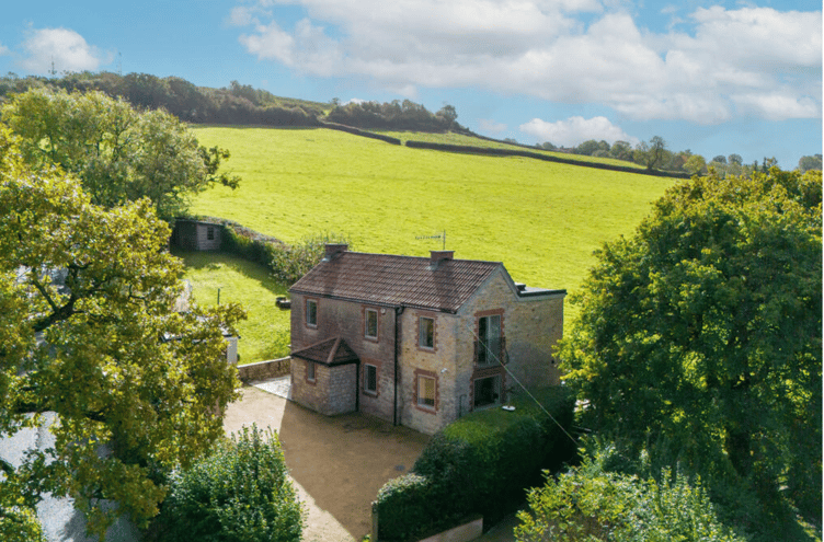 Charming period cottage: Modern comfort and original character near Dundry