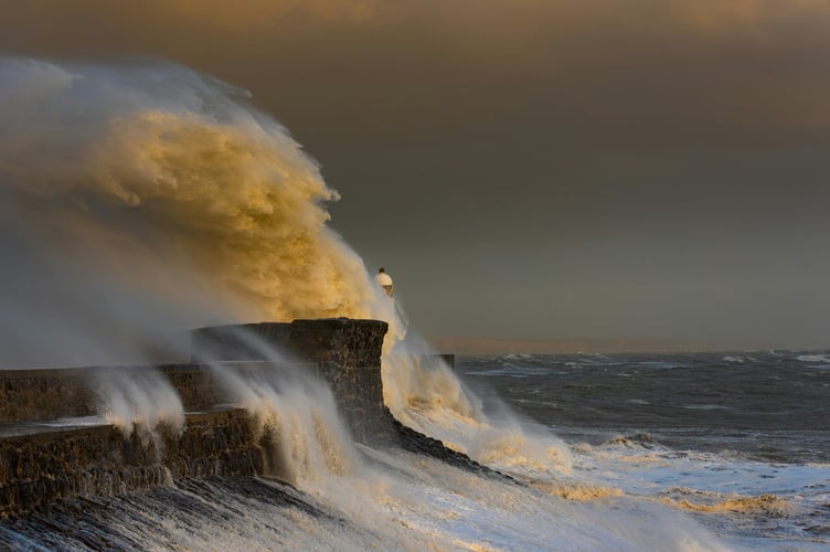 The Met Office has warned of weekend disruptions after issuing a yellow wind warning for the south west