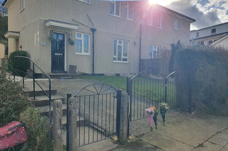 The scene in Bristol where a teenage girl has died after being attacked by a suspected XL Bully dog. February 27 2025. Two people have been arrested after a 19-year-old woman died after she was attacked by a dog in the Hartcliffe area of Bristol yesterday (26 February). At 7.19pm Avon and Somerset Police received a report from the ambulance service of the incident, which took place inside a flat in Cobhorn Drive. Officers attended alongside the ambulance service but despite their efforts the victim tragically died at the scene.
