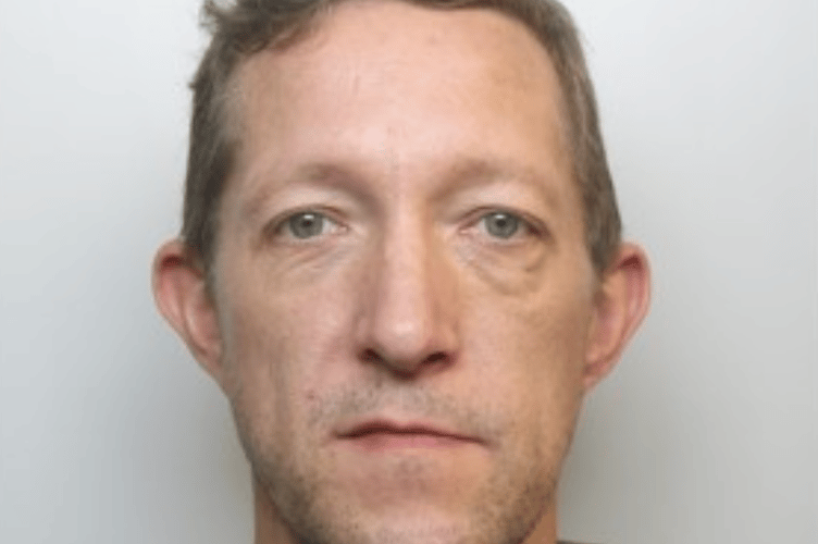 Dando is described as a white male, approximately 5ft 6ins tall, with brown hair.