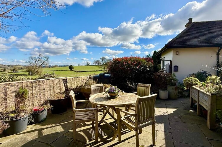 Garden with surrounding view
