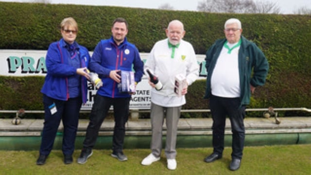 Tesco hand over goods as raffle prizes at Pratten Bowls