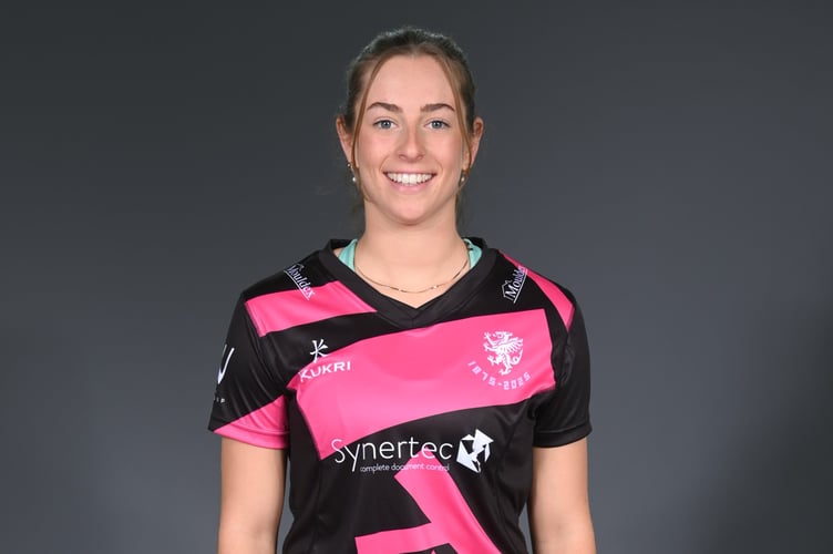 Somerset all-rounder Amelie Munday 