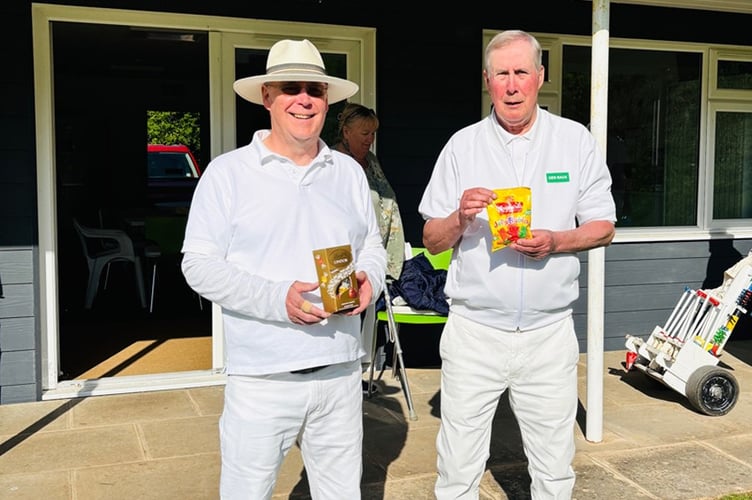 John Duplock (Budleigh Salterton) won the B -level tournament, while Des Back (CPCC) won the jelly babies! 