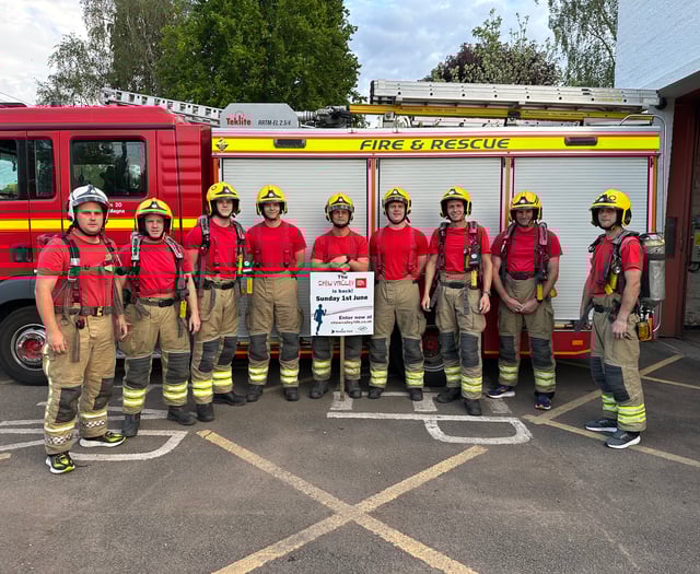 Firefighters raise more than £1,000 for charity at 10k run