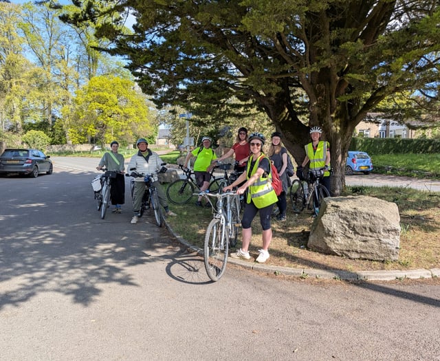 Community Bike Project announce donation to missing links project