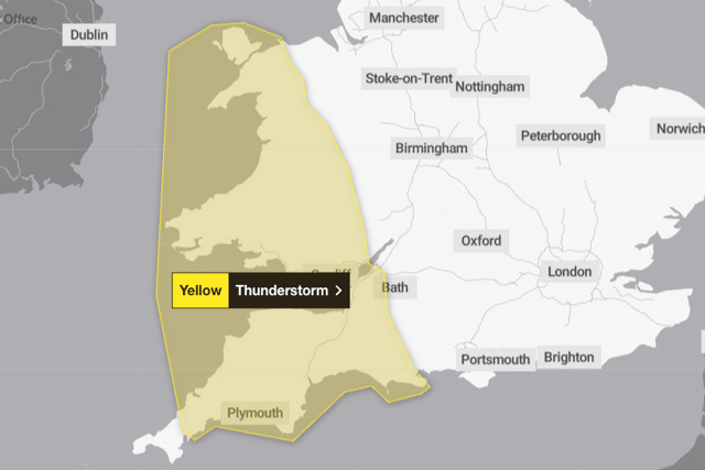 Met Office issues thunderstorm warning