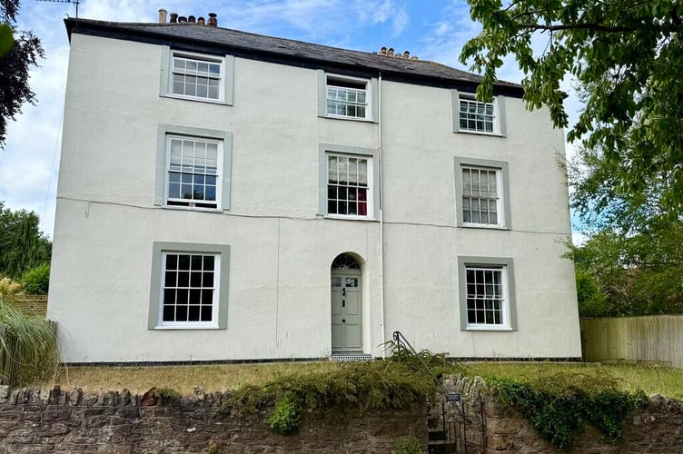 The building in which 3 Rosedale resides
