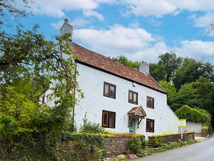 Characterful cottage from the 1500's available for £595,000