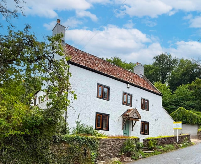 Characterful cottage from the 1500's available for £595,000