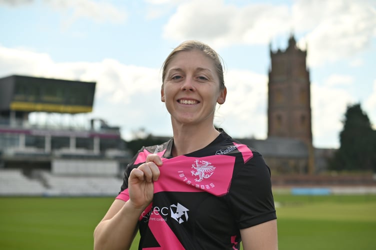 Heather Knight - has signed a contract extension with Somerset.