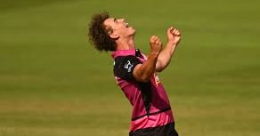 Young all-rounder Josh Thomas signs contract extension 