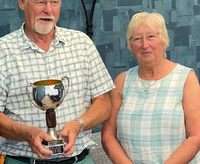 Graham and Dilys win trophy for the second time 