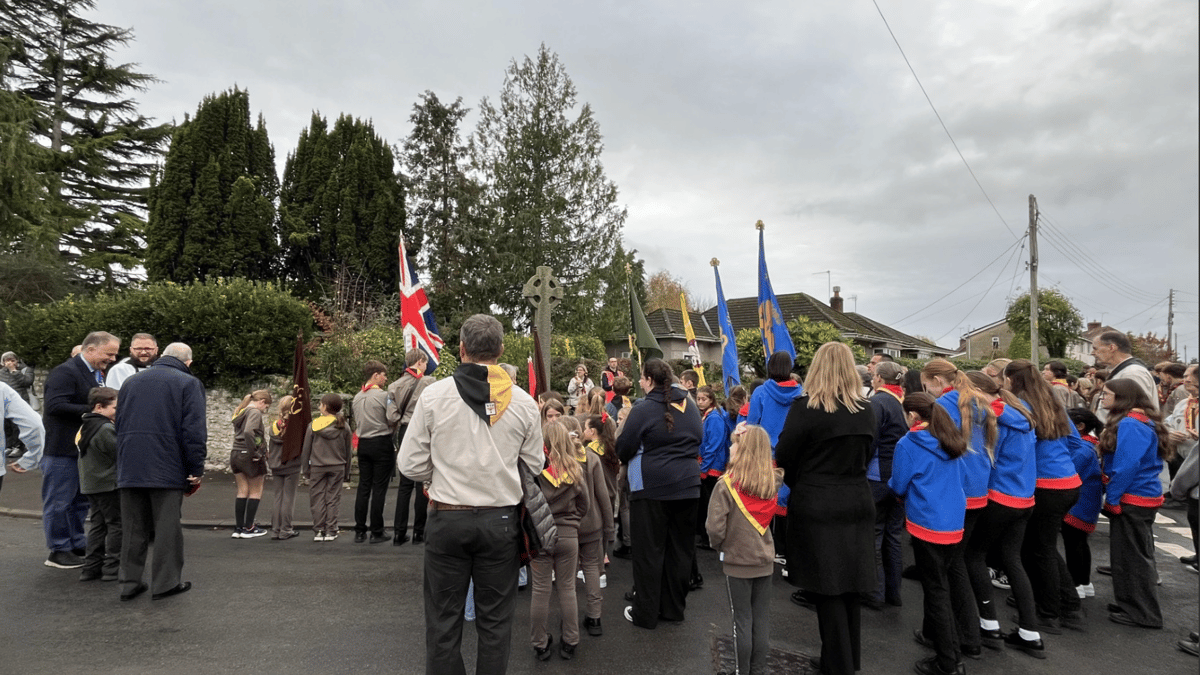Community pays tribute to fallen heroes in Remembrance services ...