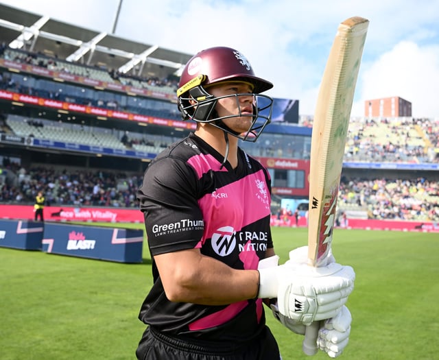 Smeed signs extended contract with Somerset