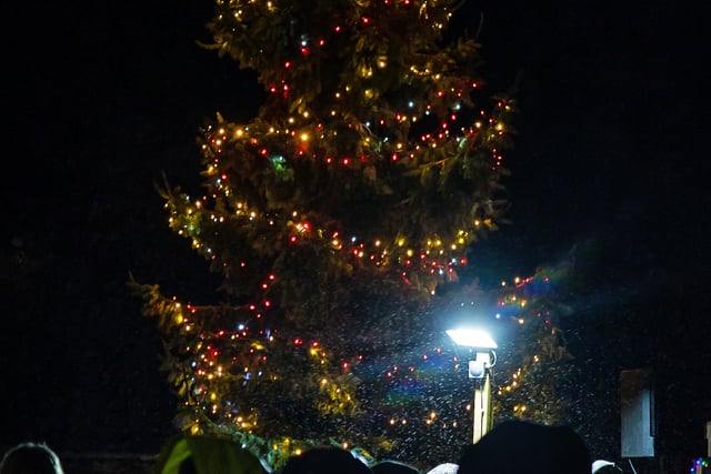 Westfield kicks off festive season with lights switch on