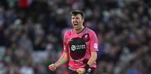 Overton signs new extension of his contract 