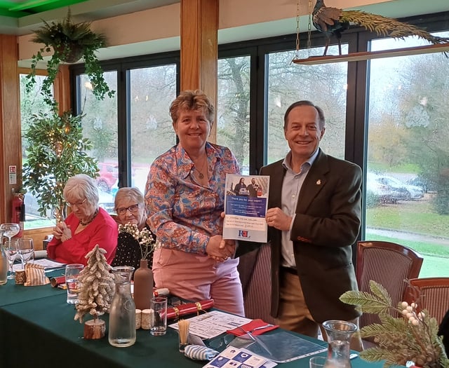 Orchardleigh Golf Club Ladies hold Christmas Lunch 