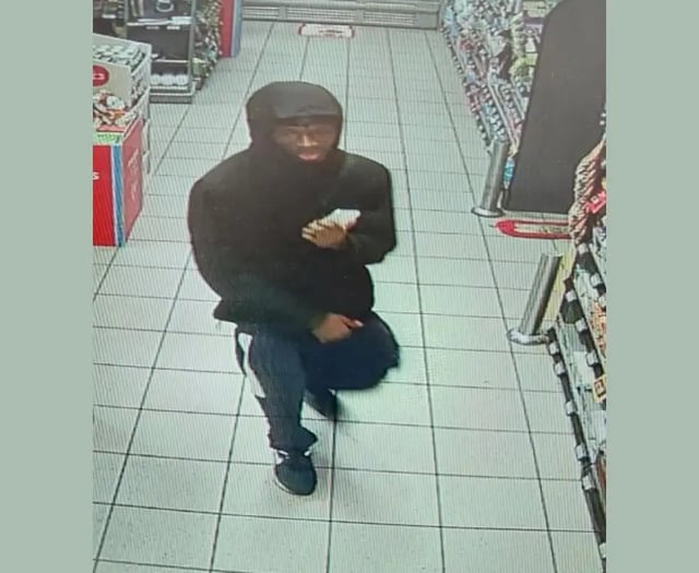 Police seek man in Bath robbery attempt