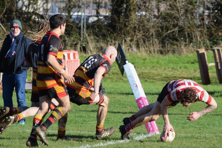 Midsomer Norton score a try in their home game against Chard
