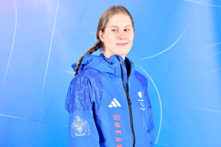 Hester Poole - para-alpine skier from Bath
