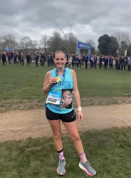 Midsomer Norton hairdresser Avril Croxson ran her first marathon in memory of paediatric nurse Lori Robertson.