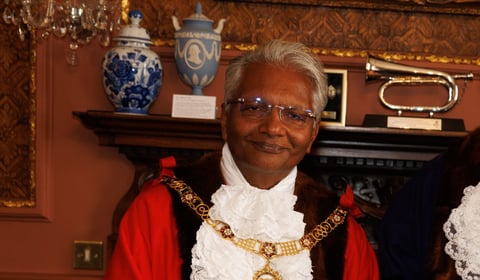 Mayor of Bath tenders resignation