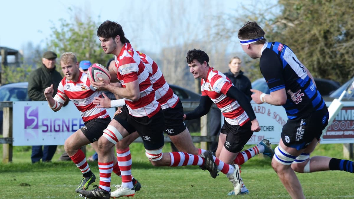 Midsomer Norton setzt sich zu Hause gegen die Crusaders durch