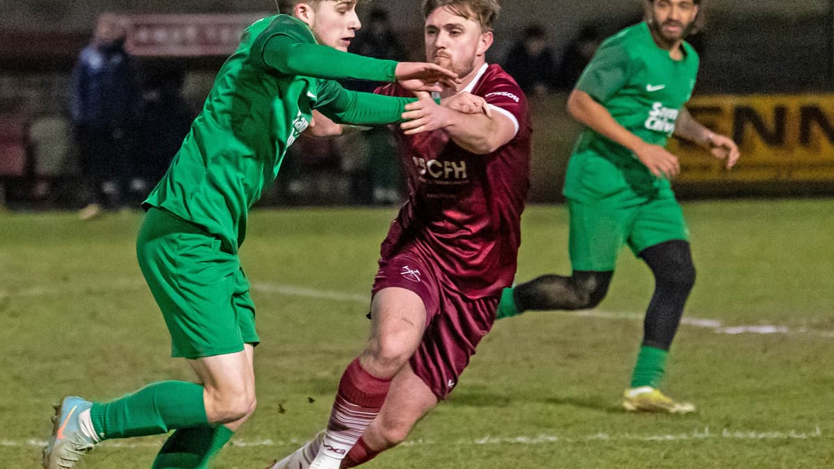 Paulton Rovers and Torpoint Athletic in title showdown