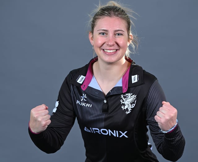 Young spinner Lola has signed for Somerset 